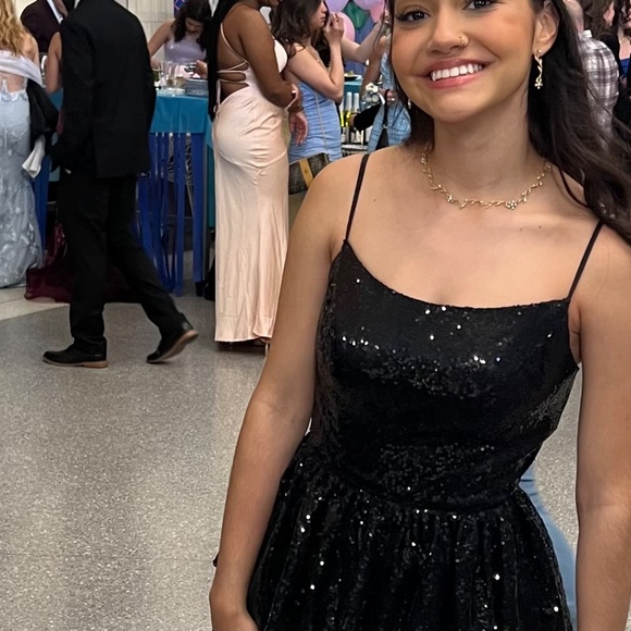 Prom dress - Picture 3 of 3